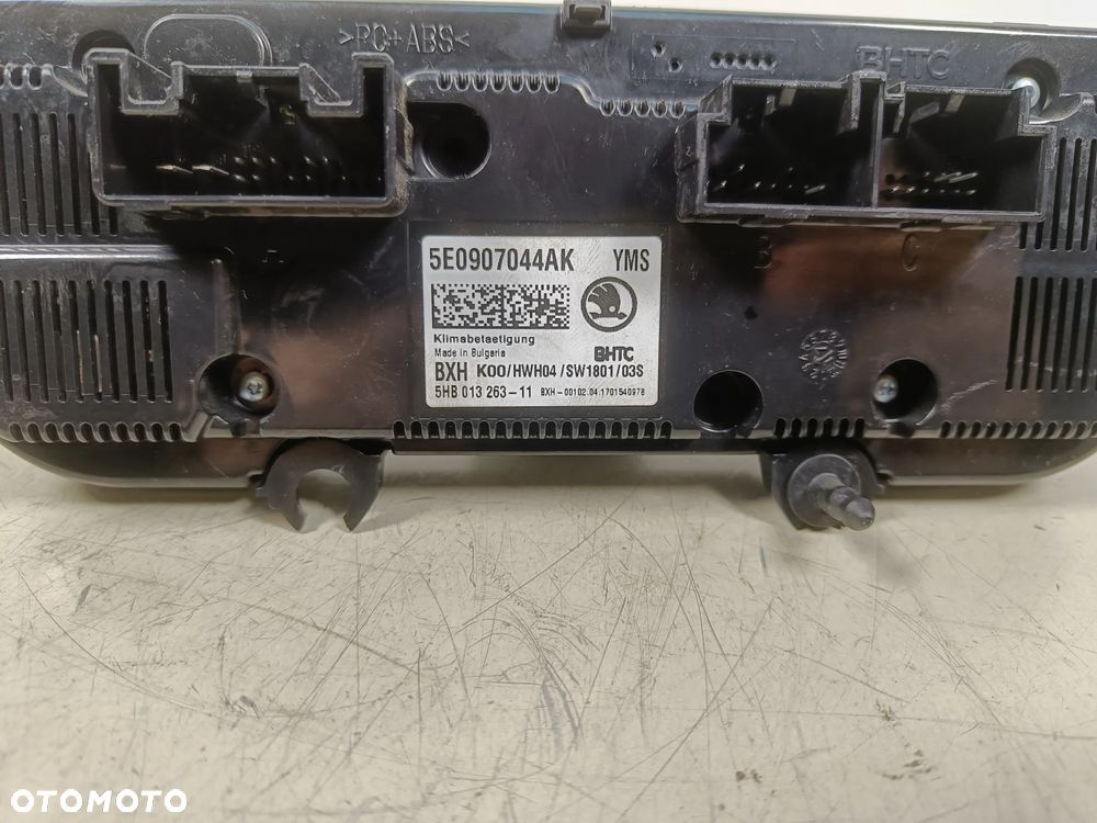 Skoda Octavia 3 FL III lift Panel Sterowania Nawiewu Klimatyzacji 5E0907044AK - 9