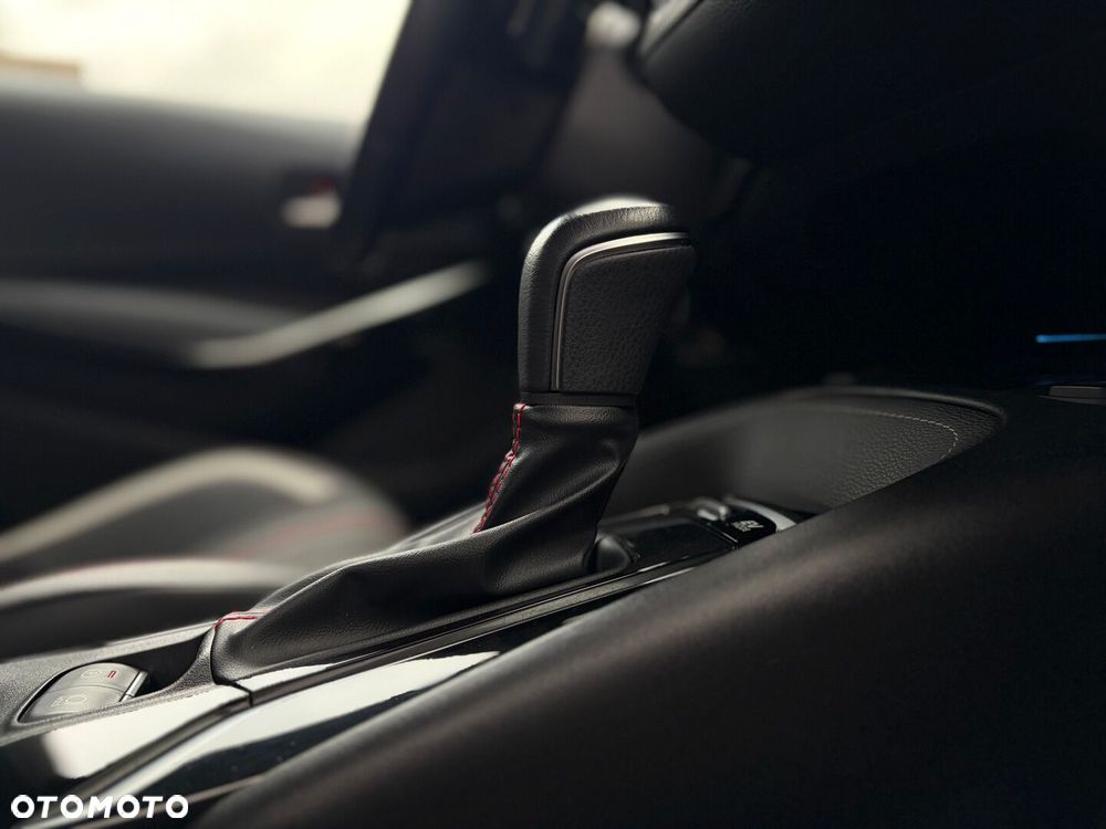Toyota Corolla 2.0 Hybrid GR Sport - 19