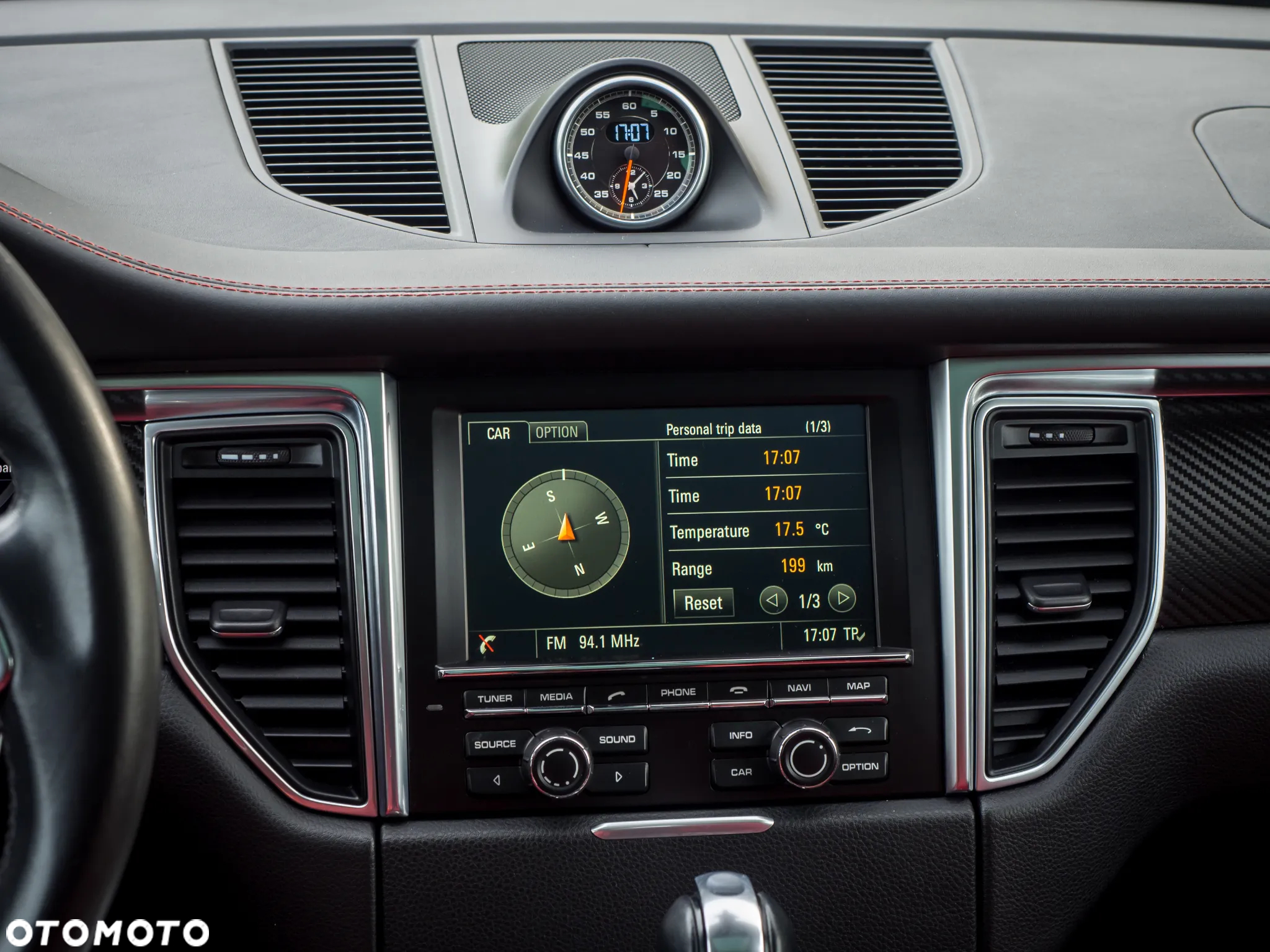 Porsche Macan Turbo - 24