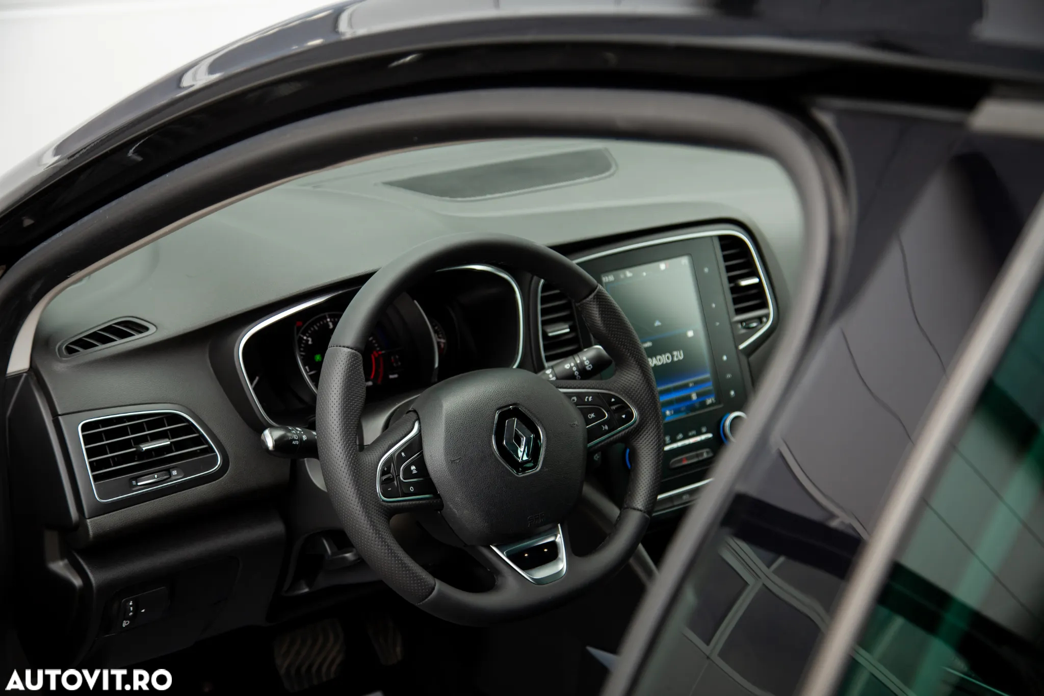Renault Megane ENERGY dCi 110 EDC INTENS - 14