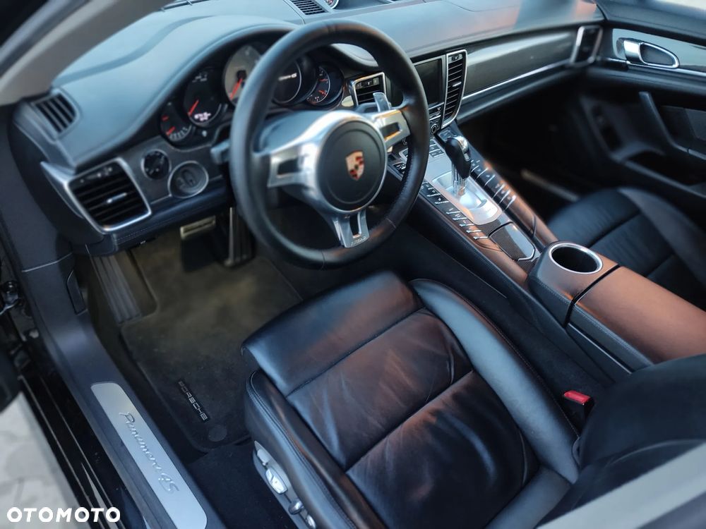 Porsche Panamera 4S PDK - 15