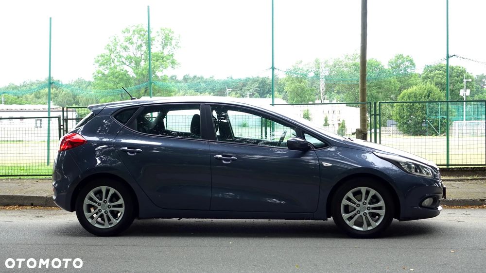 Kia Ceed 1.4 CVVT Dream Team Edition - 37