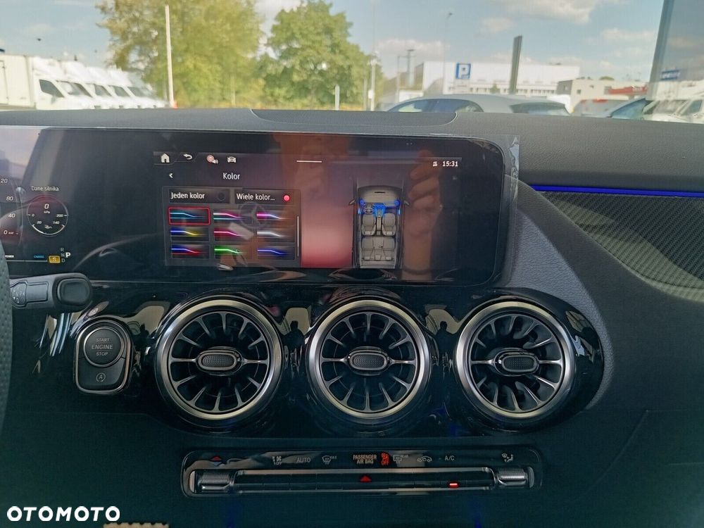 Mercedes-Benz GLA - 27