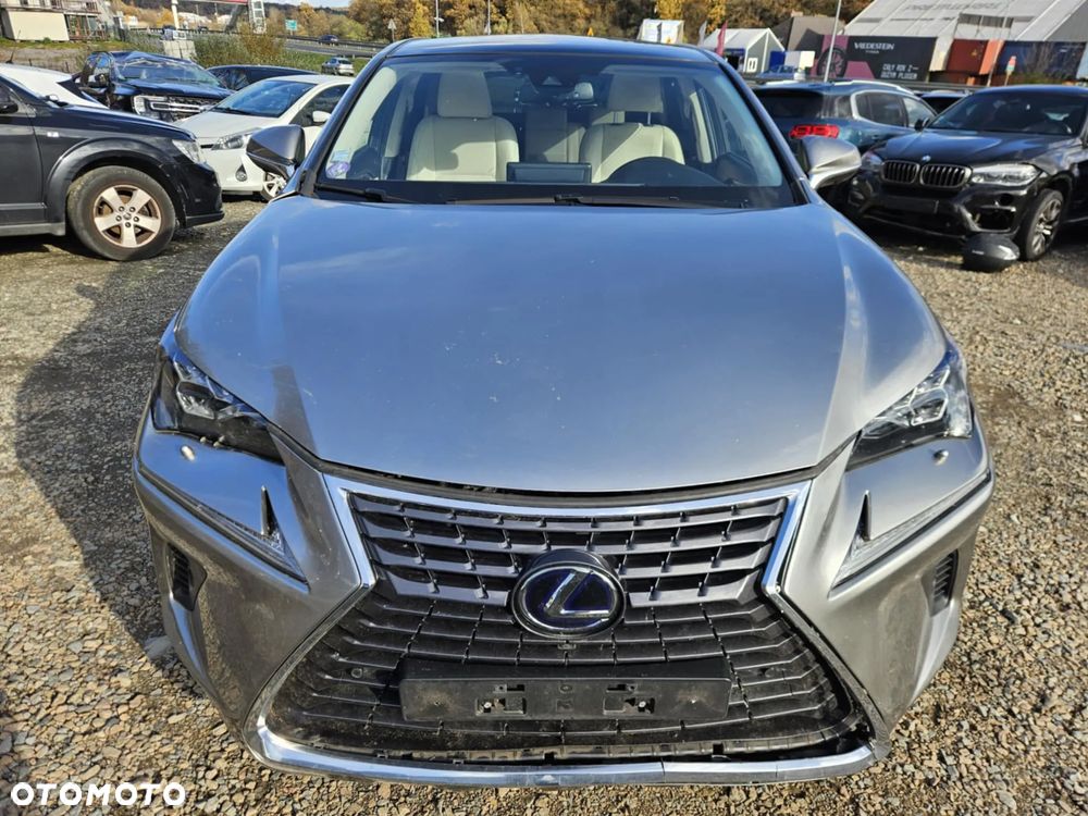 Lexus NX 300h Prestige AWD - 9