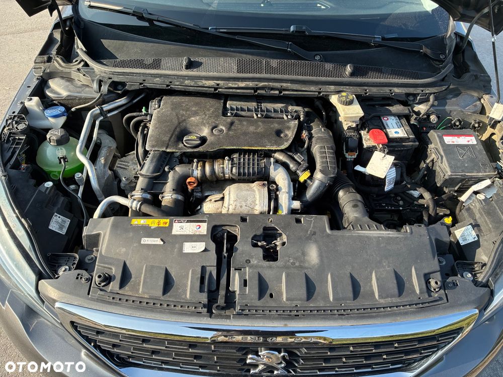 Peugeot 308 1.6 BlueHDi Allure S&S EAT6 - 8