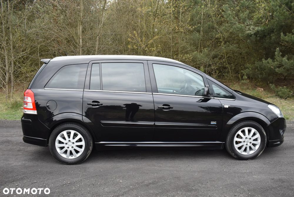Opel Zafira 1.8 Sport - 17