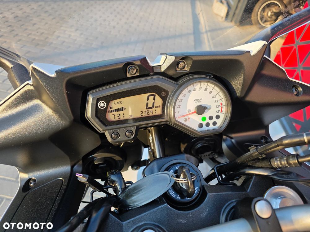 Yamaha FZ8 - 35
