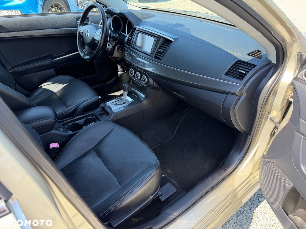 Mitsubishi Lancer 1.8 CVT Instyle - 26