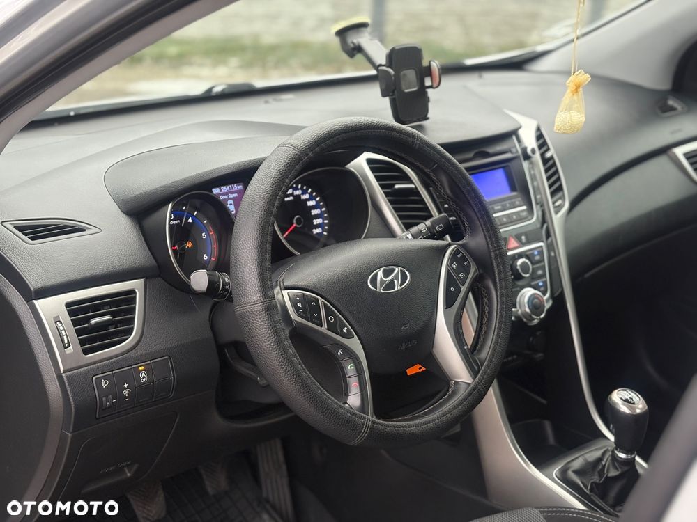 Hyundai i30 i30cw 1.6 CRDi Intro Edition - 17