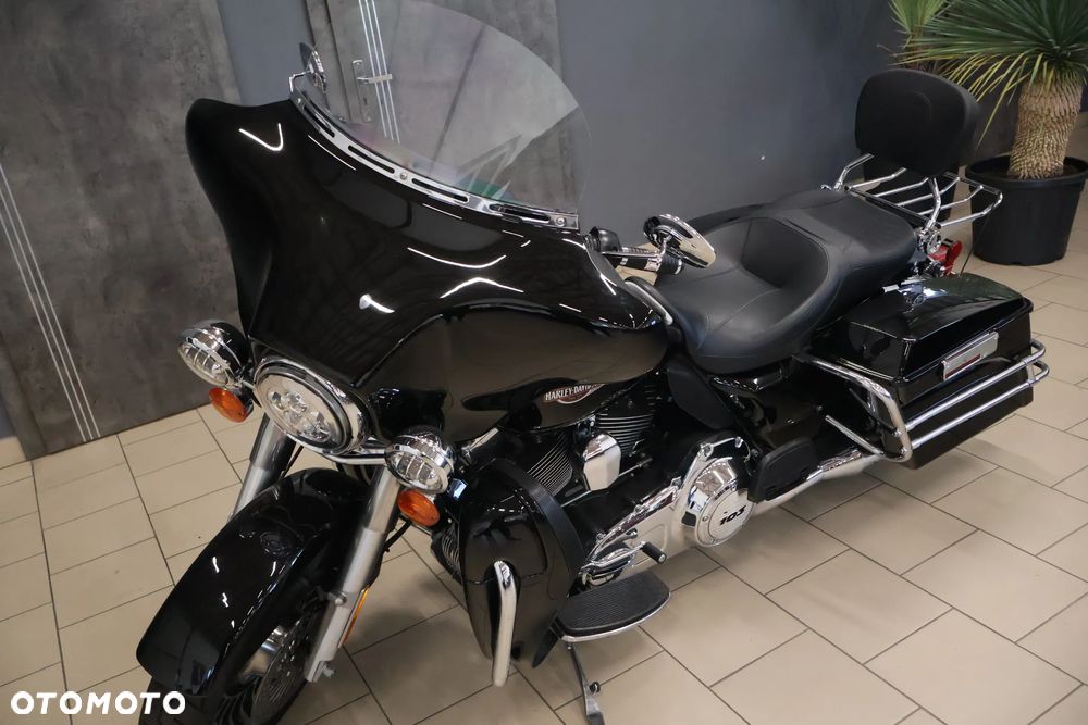 Harley-Davidson Touring Street Glide - 14