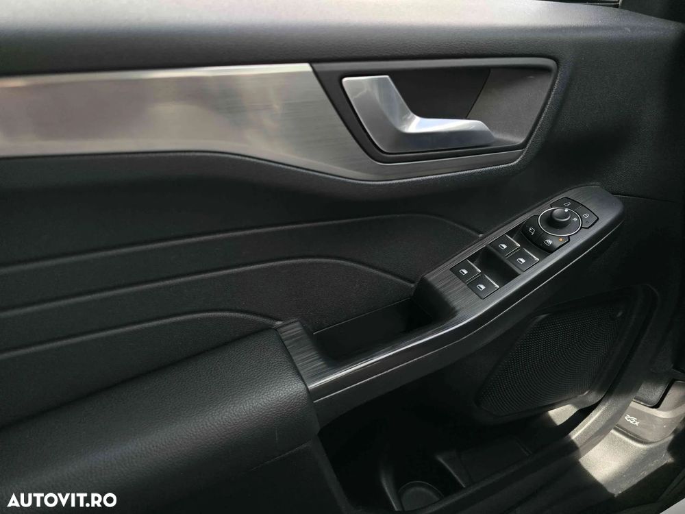 Ford Kuga - 11