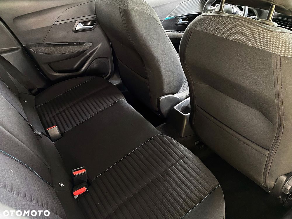 Peugeot 208 PureTech 100 EAT8 Allure - 14