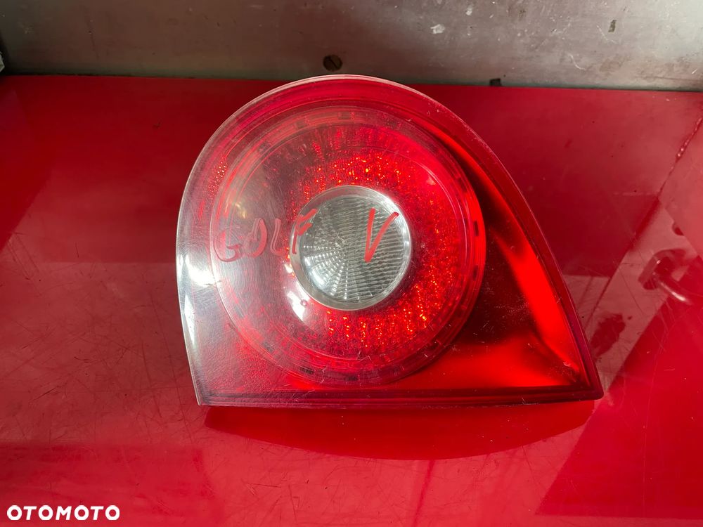 VW GOLF 5 lampa tył prawa na klapę 1K6945094E - 1