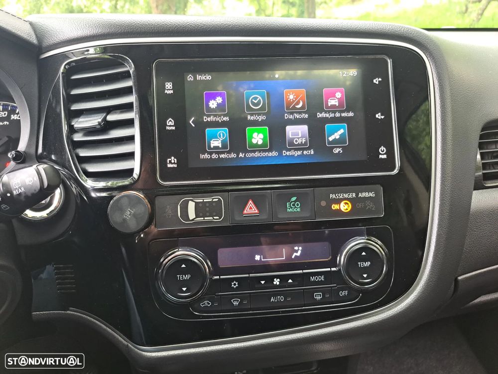 Mitsubishi Outlander 2.2 DI-D Intense - 25