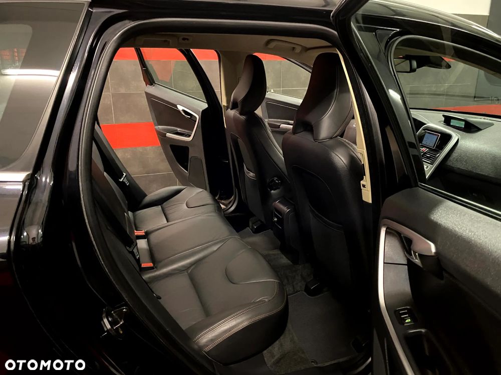 Volvo XC 60 D5 AWD Summum - 25