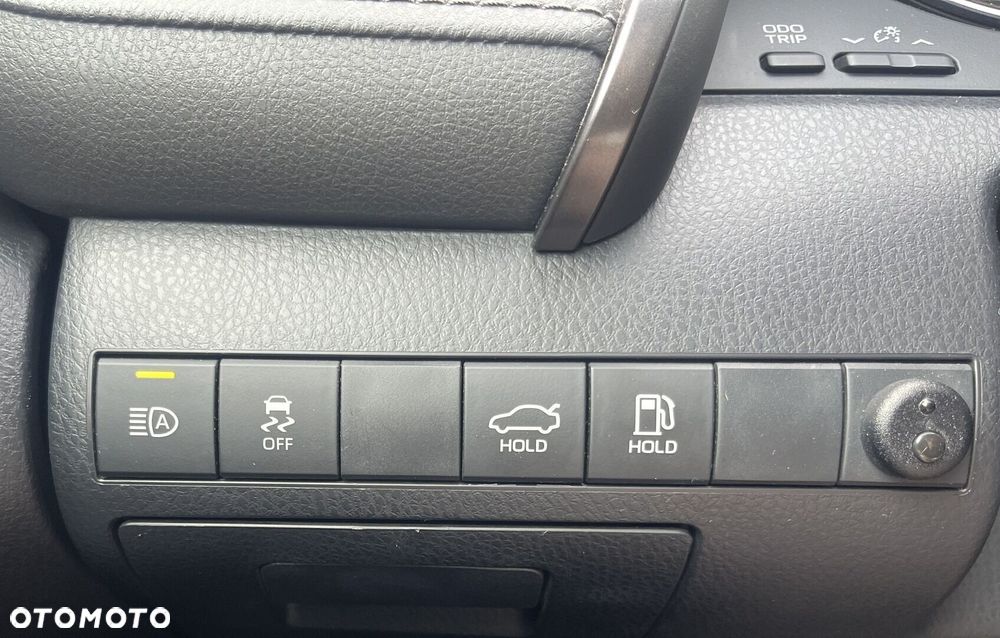 Toyota Camry 2.5 Hybrid Comfort CVT - 17