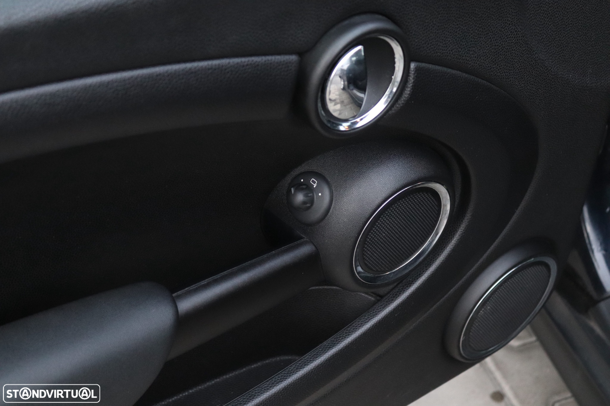 MINI 3 Portas One D - 25