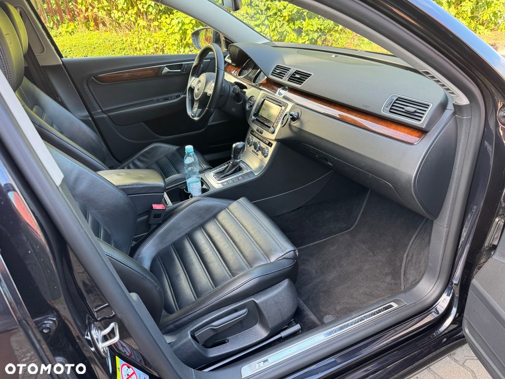 Volkswagen Passat Variant 2.0 TDI DSG BlueMotion Technology R-Line - 14
