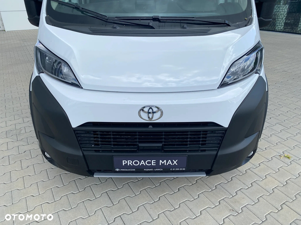 Toyota Prace MAX L3H2 4D