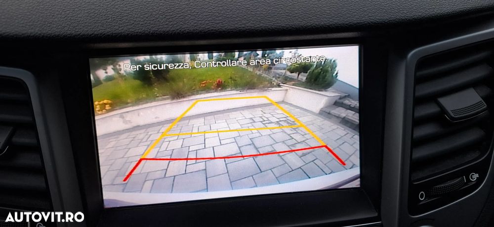 Hyundai Tucson blue 1.7 CRDi 2WD Intro Edition - 24