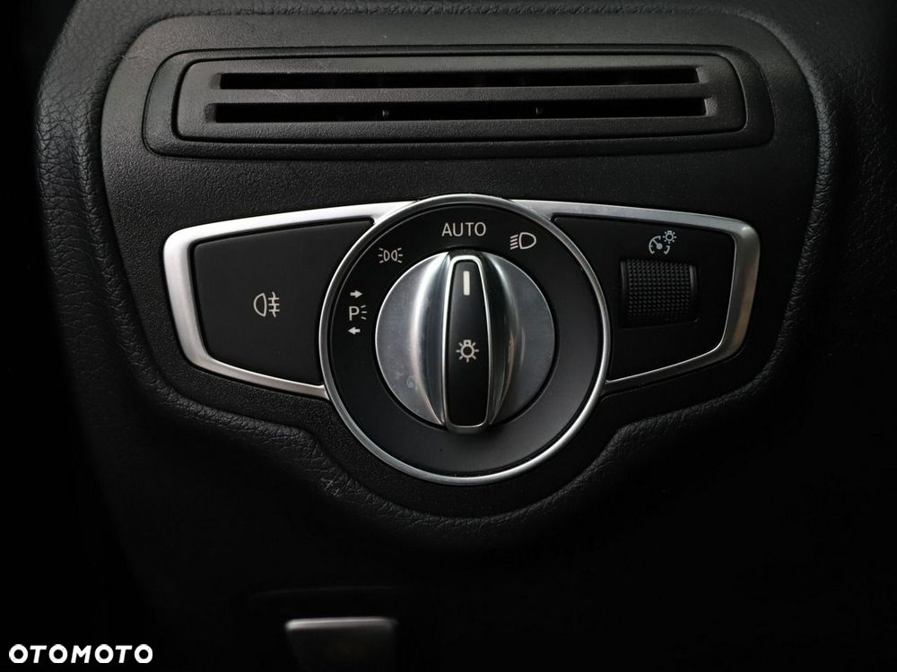 Mercedes-Benz Klasa C 300 de 9G-TRONIC Avantgarde - 37