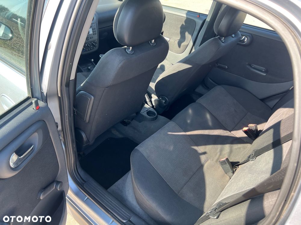 Opel Corsa 1.2 16V Edition - 6