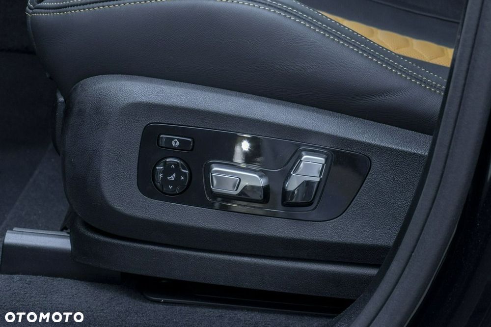 BMW X5 M Competition - 19