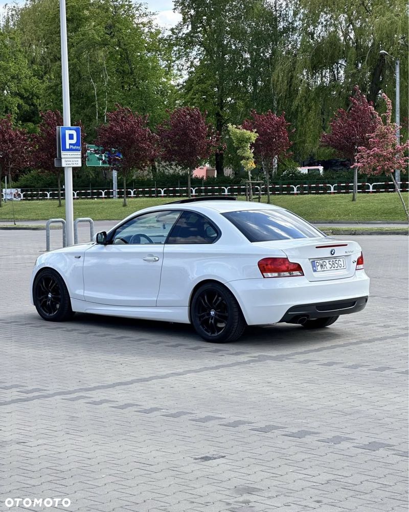 BMW Seria 1 123d - 5