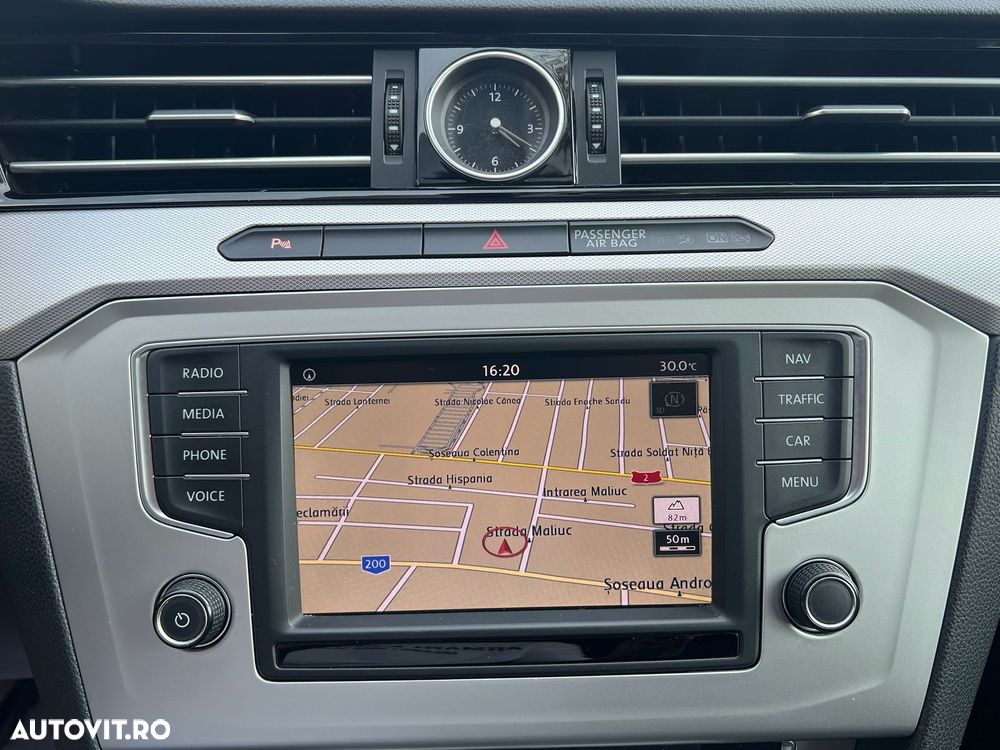 Volkswagen Passat 2.0 TDI Comfortline - 8