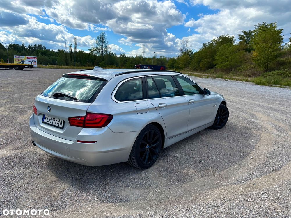 BMW Seria 5 520i Luxury Line - 11