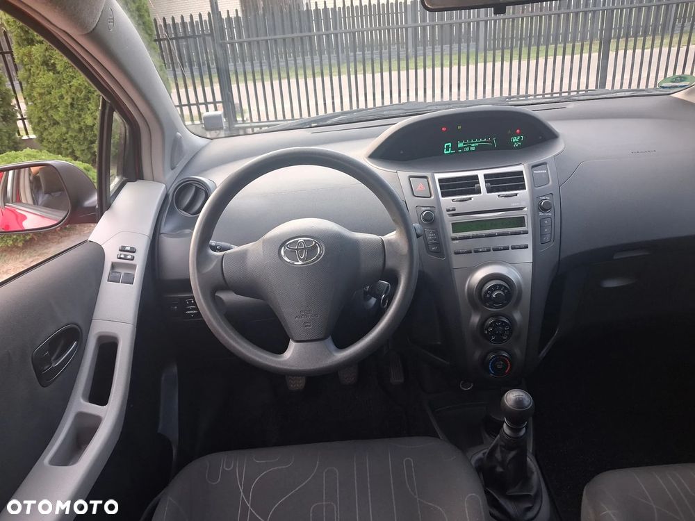 Toyota Yaris 1.33 VVT-i Sol - 10