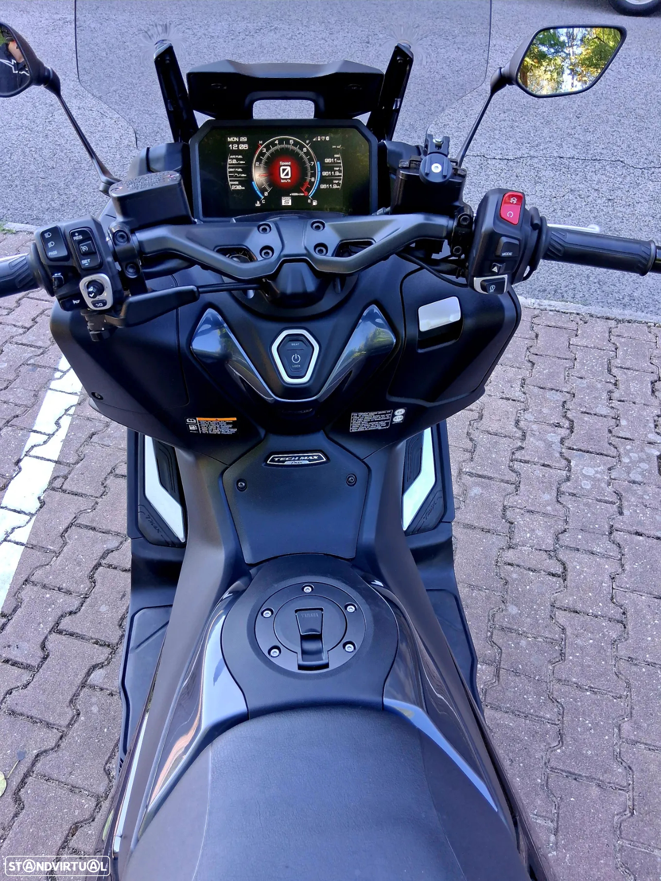 Yamaha TMAX Tech Max - 3