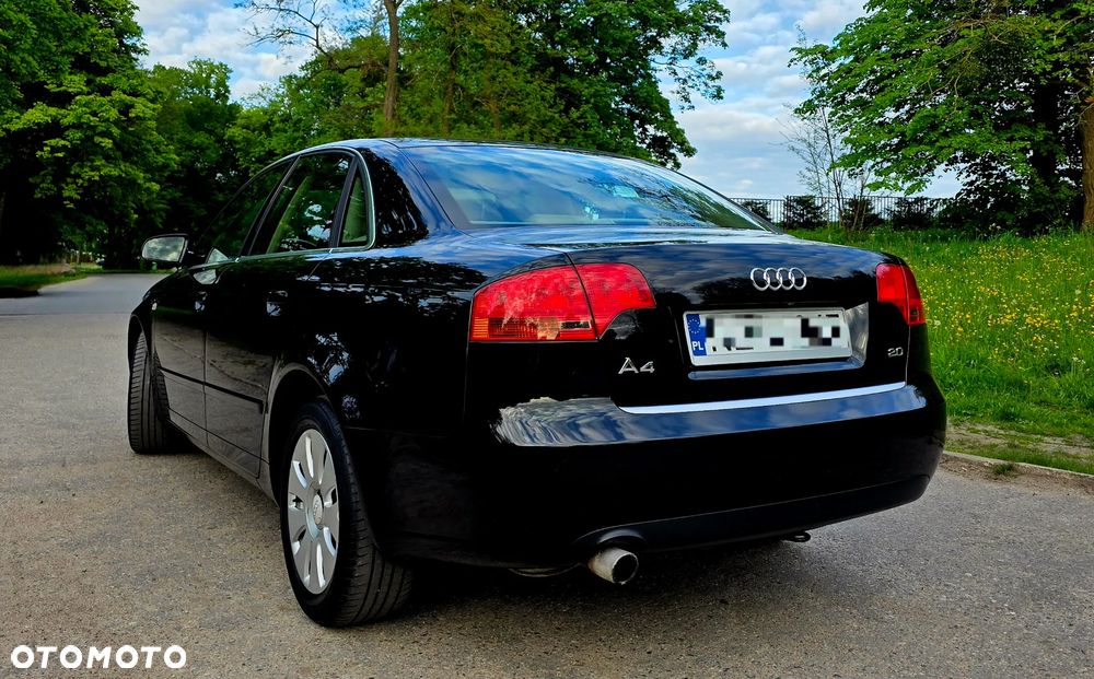 Audi A4 Limousine - 9