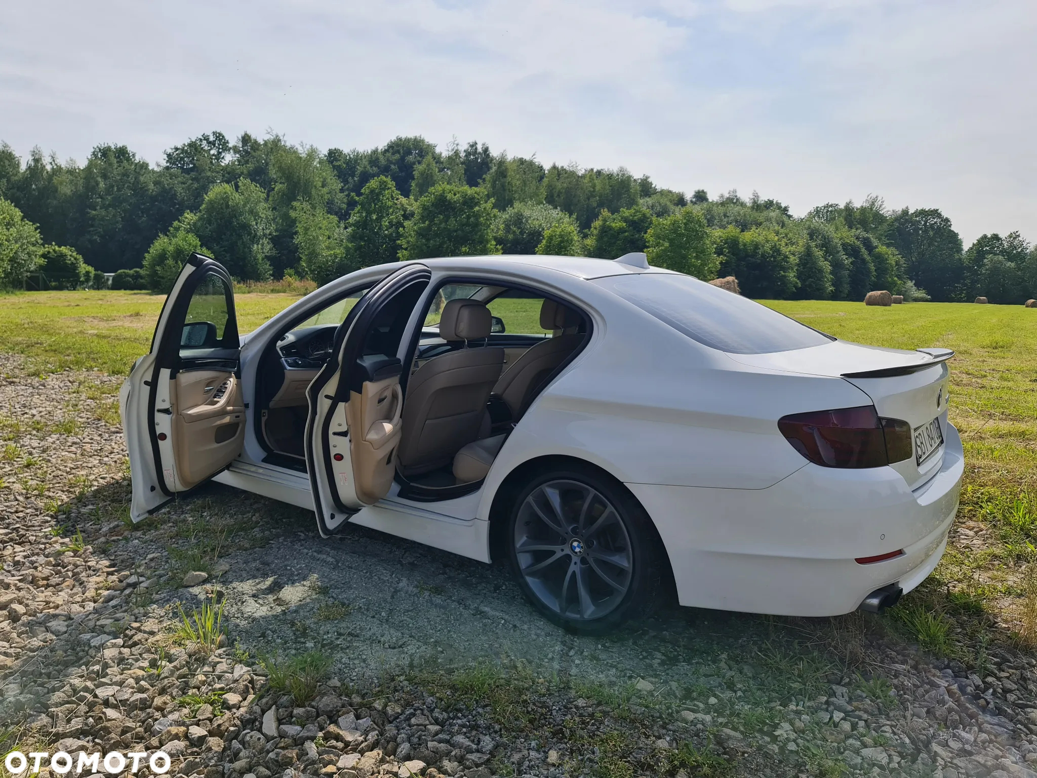 BMW Seria 5 528i xDrive - 12
