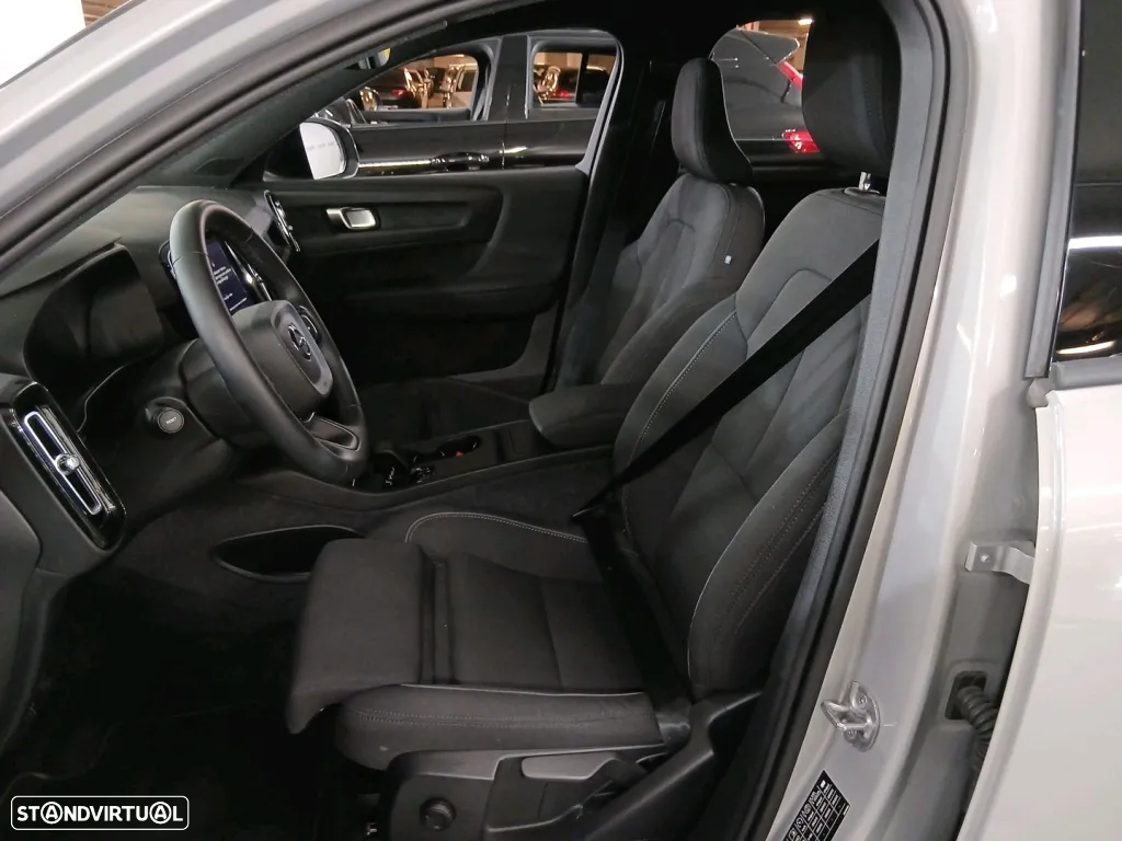 Volvo XC 40 Recharge Core - 9