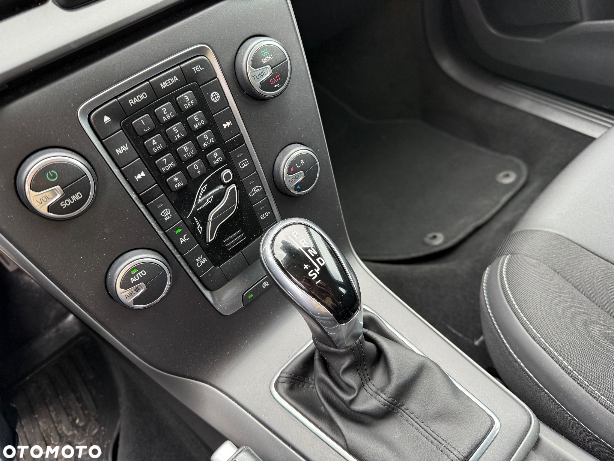 Volvo V40 D3 Drive-E Momentum - 18