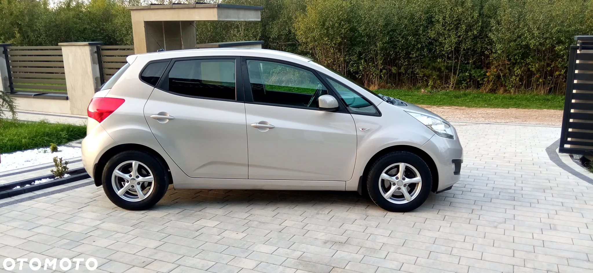 Kia Venga - 11