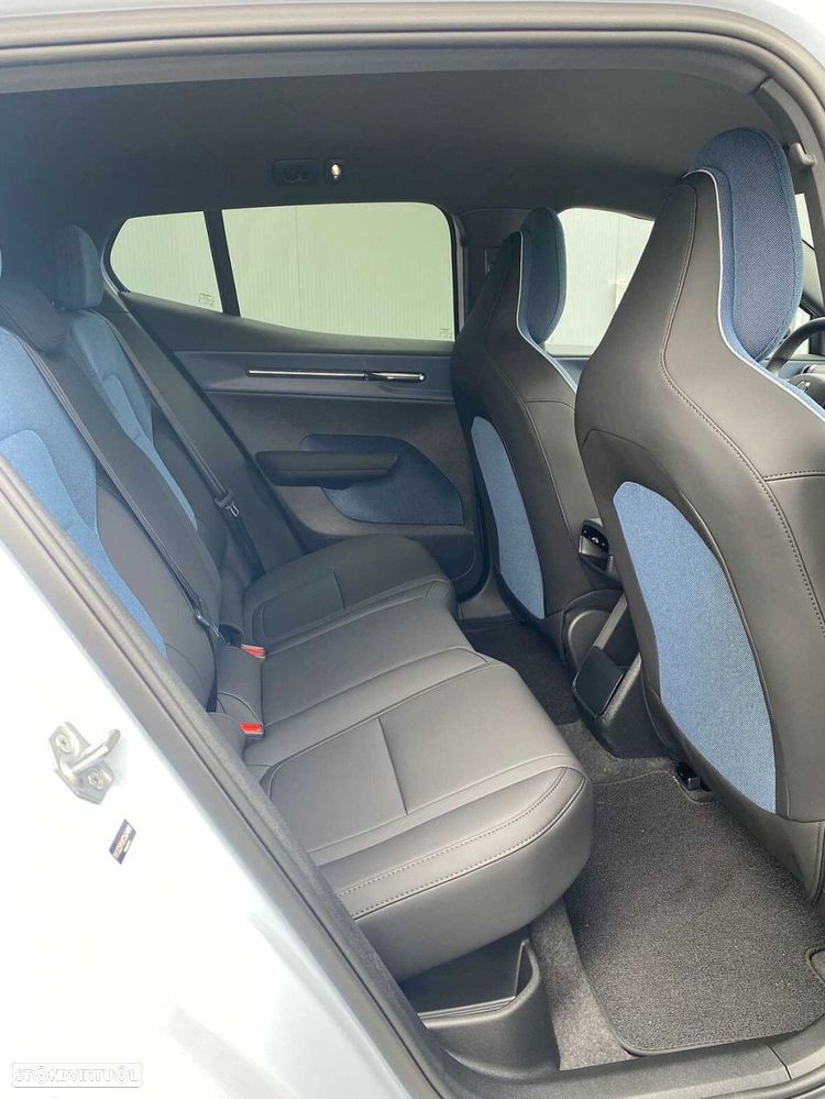 Volvo EX30 - 5
