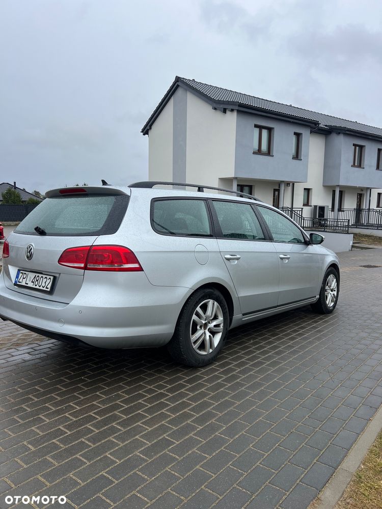 Volkswagen Passat 1.6 TDI Comfortline - 6
