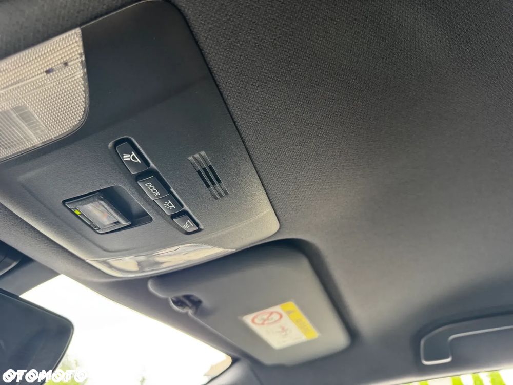 Toyota Corolla 1.8 Hybrid Executive - 32