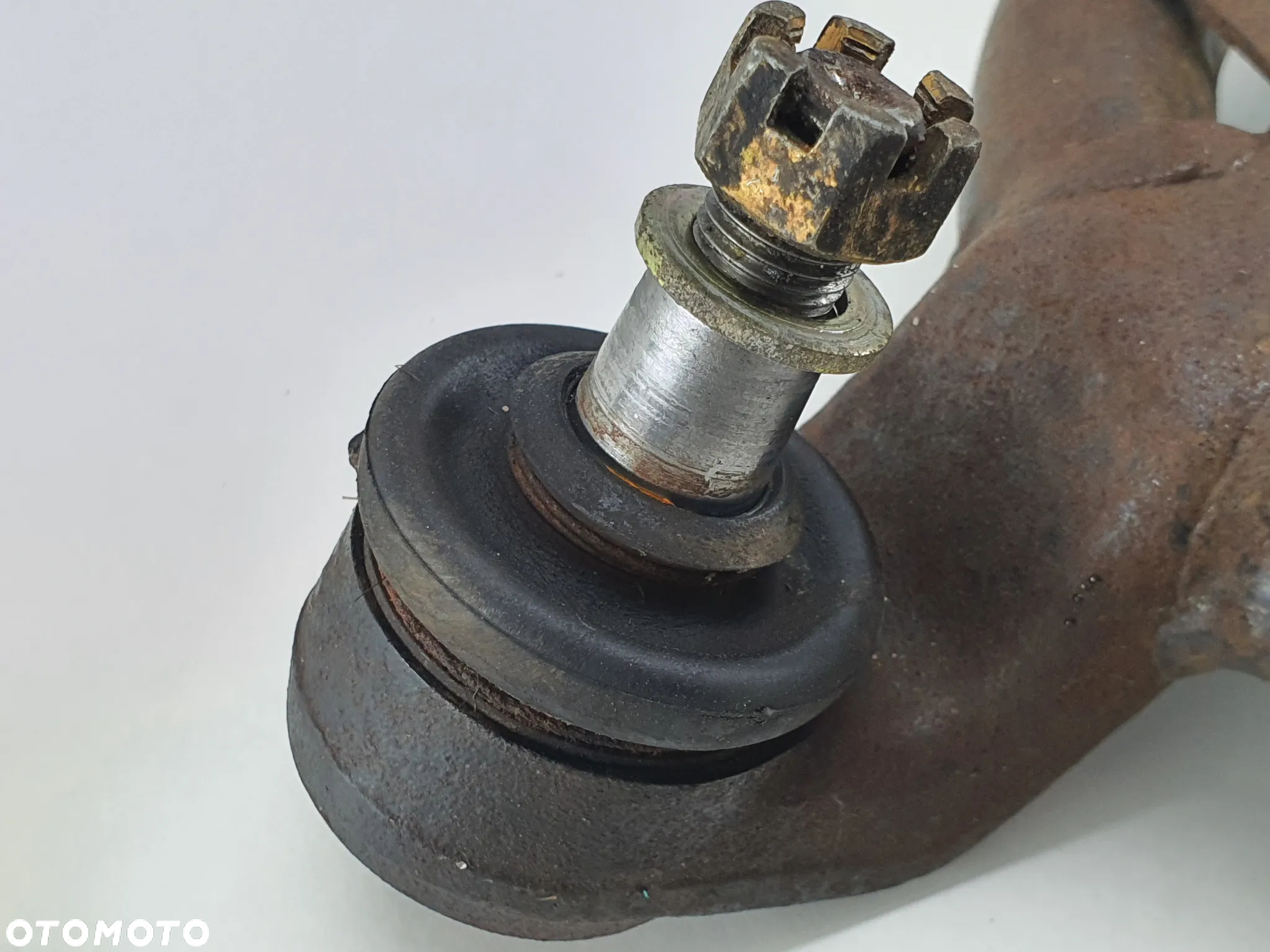 WAHACZ LEWY PRZOD DOLNY SWORZEN  TGB BLADE 550 - 4