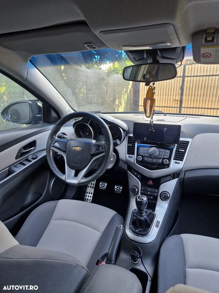 Chevrolet Cruze 1.6 BASE G1 - 9