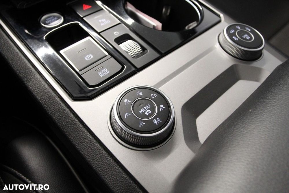 Volkswagen Touareg V6 TDI 4MOTION R-Line - 22
