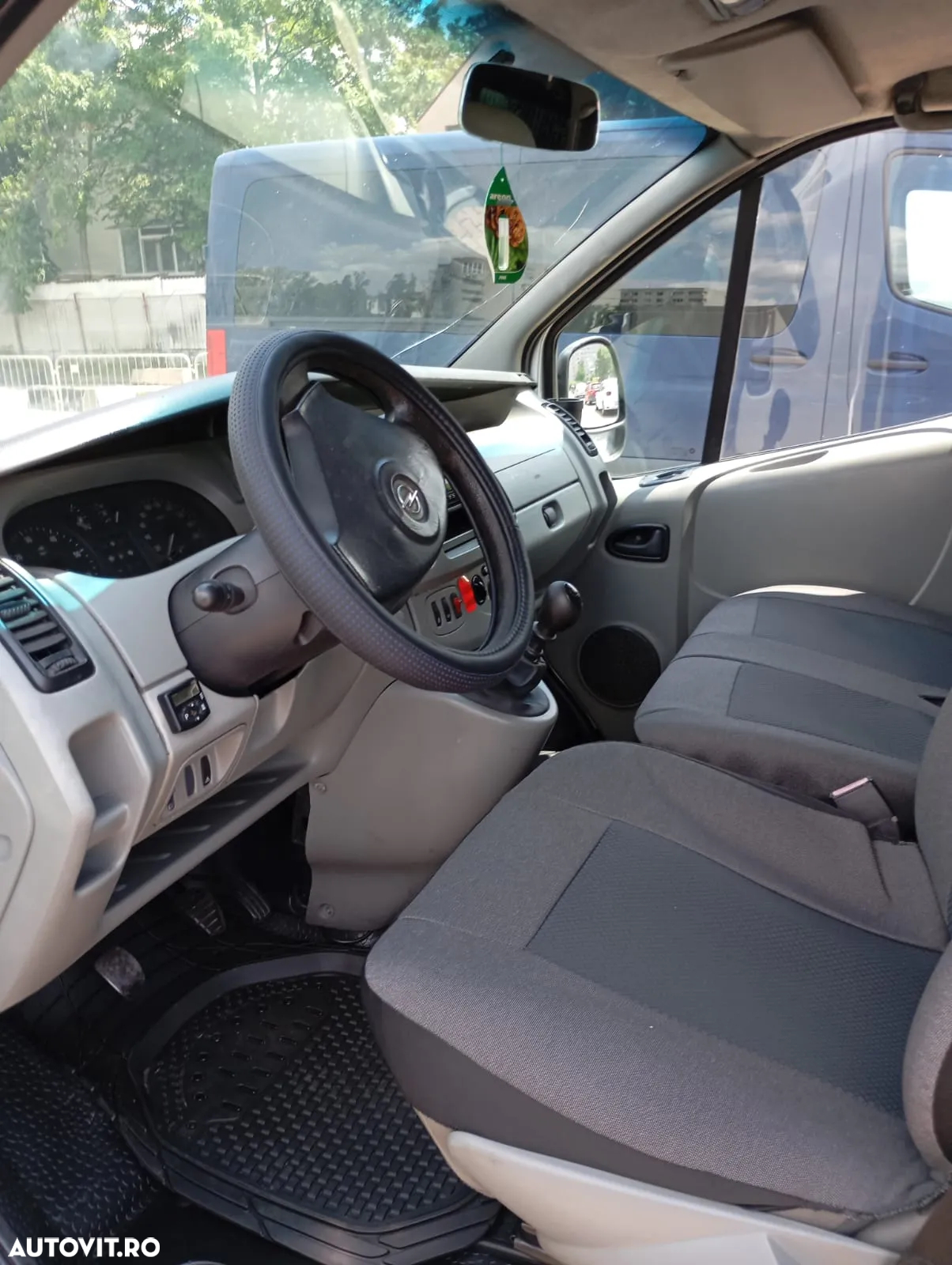 Opel Vivaro 2.5 CDTI L1H1 - 7