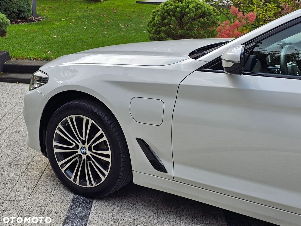 BMW Seria 5 530e iPerformance M Sport sport - 24