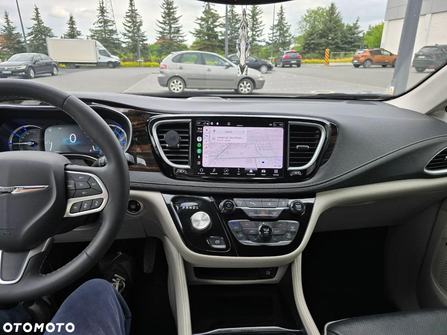 Chrysler Pacifica - 4