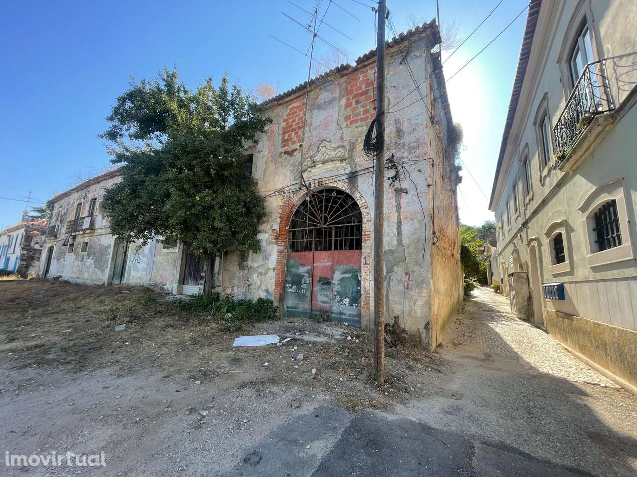 Moradia T4 para recuperar na Ribeirinha, Santarém - Grande imagem: 5/12