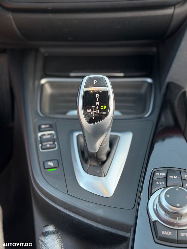BMW Seria 3 320d Aut. Sport Line - 17