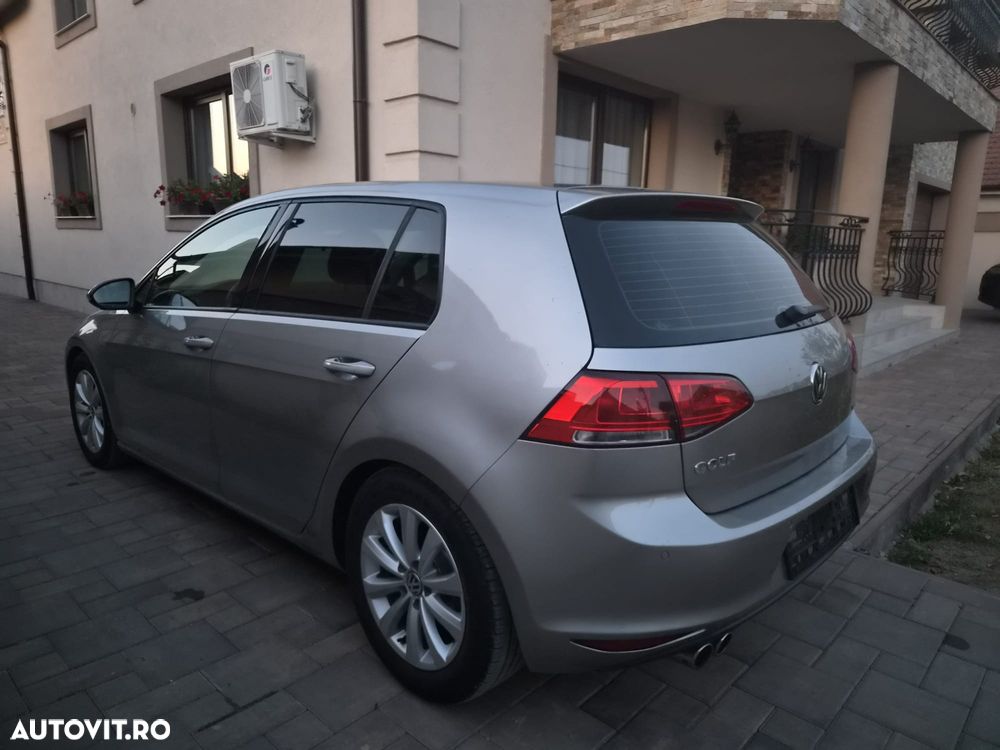 Volkswagen Golf - 5