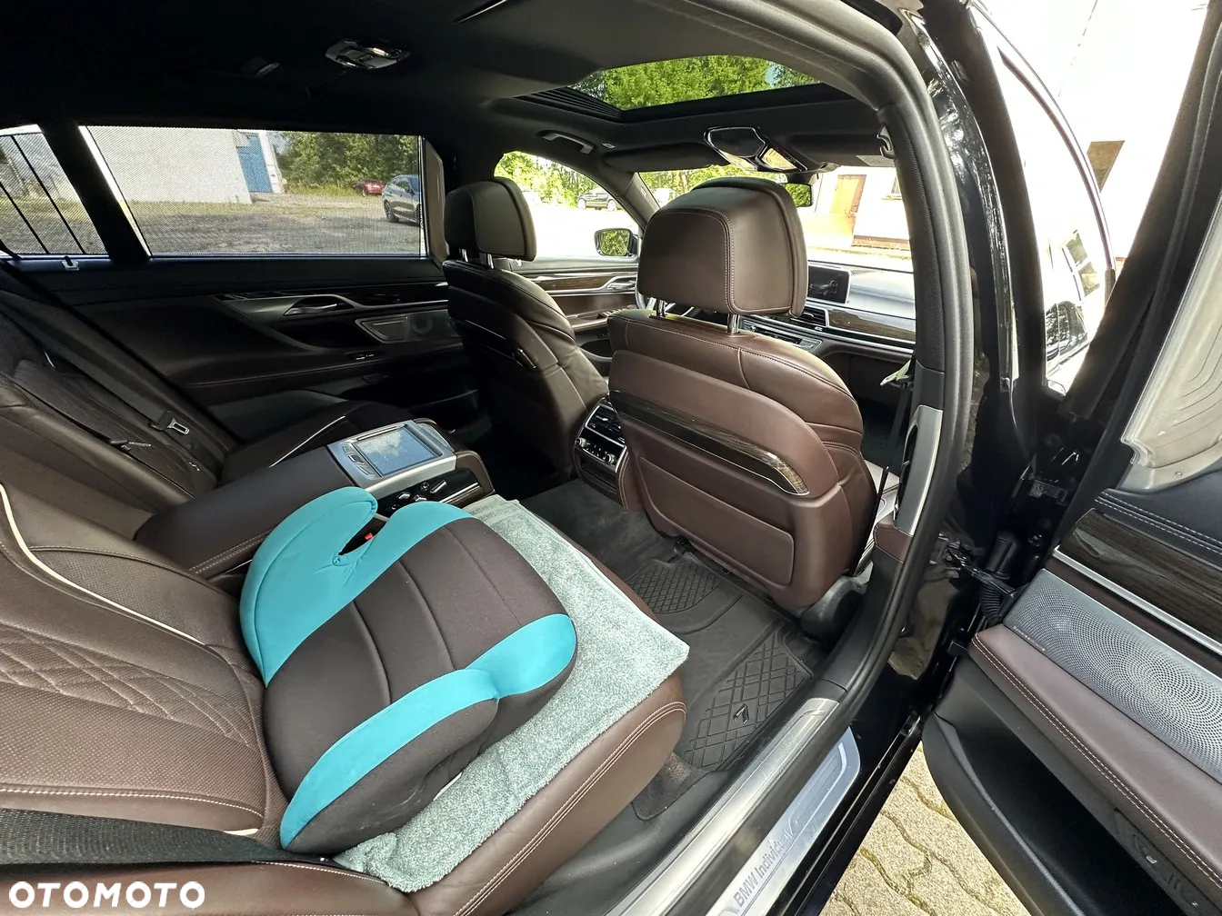 BMW Seria 7 740Le xDrive iPerformance - 24